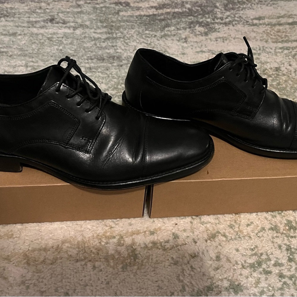 Classic Black Leather Men's Dress Shoes - Picture 3 of 8